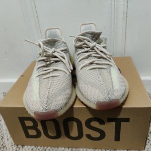 Yeezy Boost 350 V2 Citrin/Citrin/Citrin size Men 9